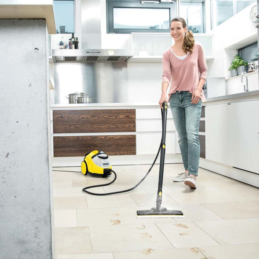 Il miglior metodo per pulire le fughe del pavimento: il vapore
